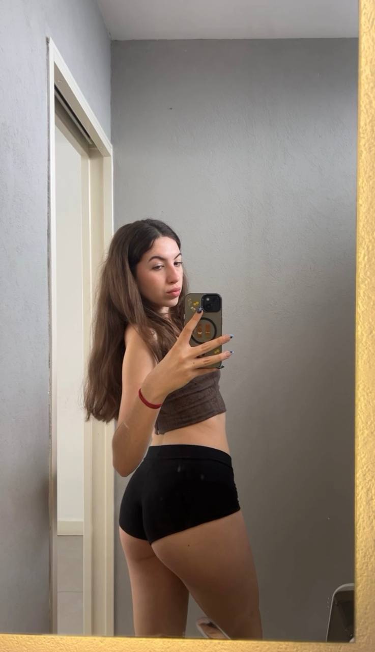 Amber in her underwear in Madrid