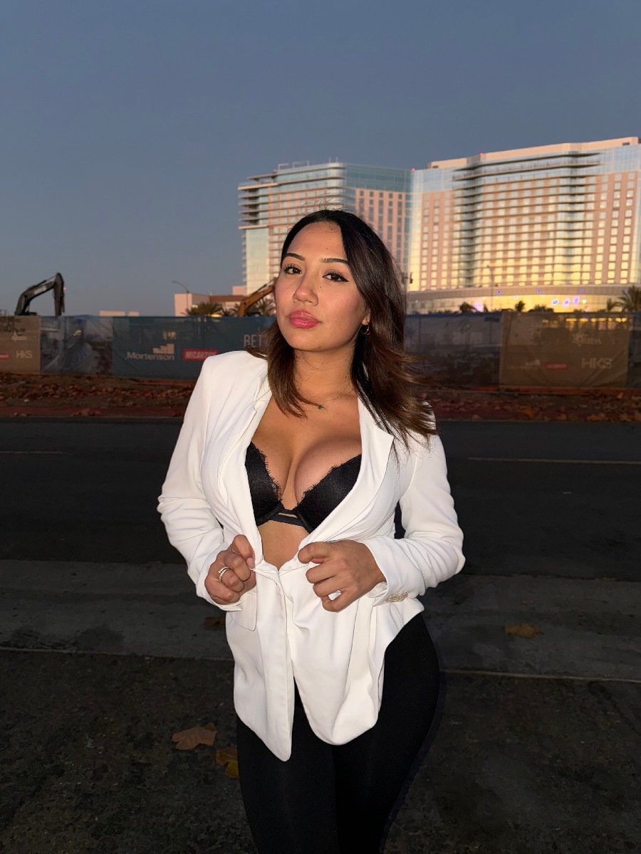 Take a pause and enjoy Ali Cruz — streaming from Madrid