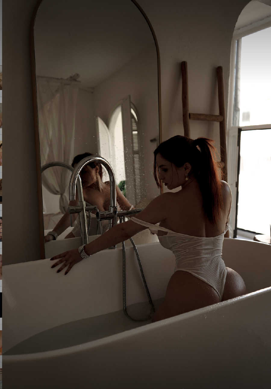 A playful frame from Miranda Faith nude — online in Madrid