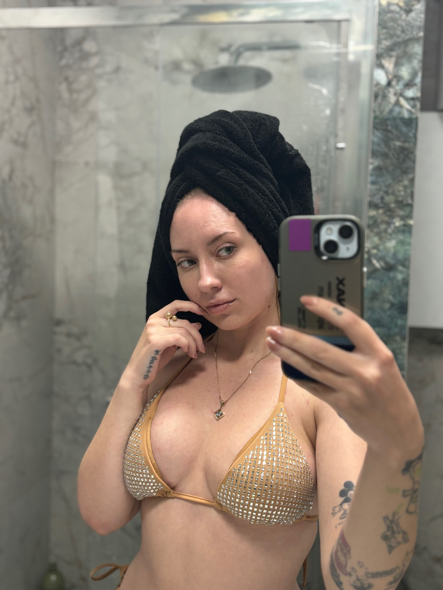 Nude girl KateV in Madrid