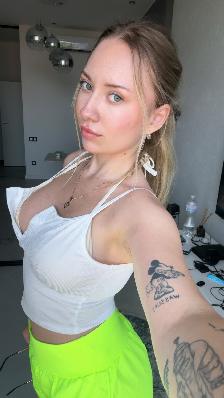 KateV in her underwear in Madrid