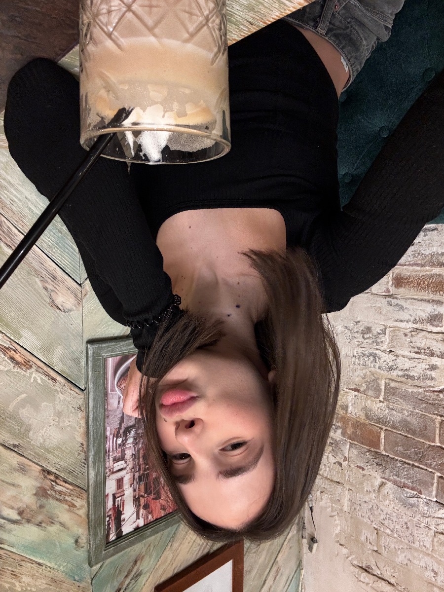 Fresh photos, fresh mood — Tina online in Madrid